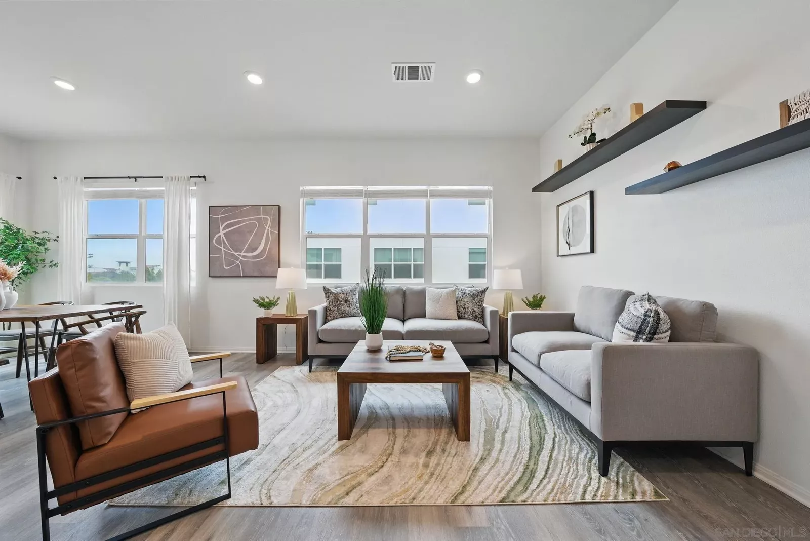 Property Photo:  2054 Luzon Lane 3  CA 91915