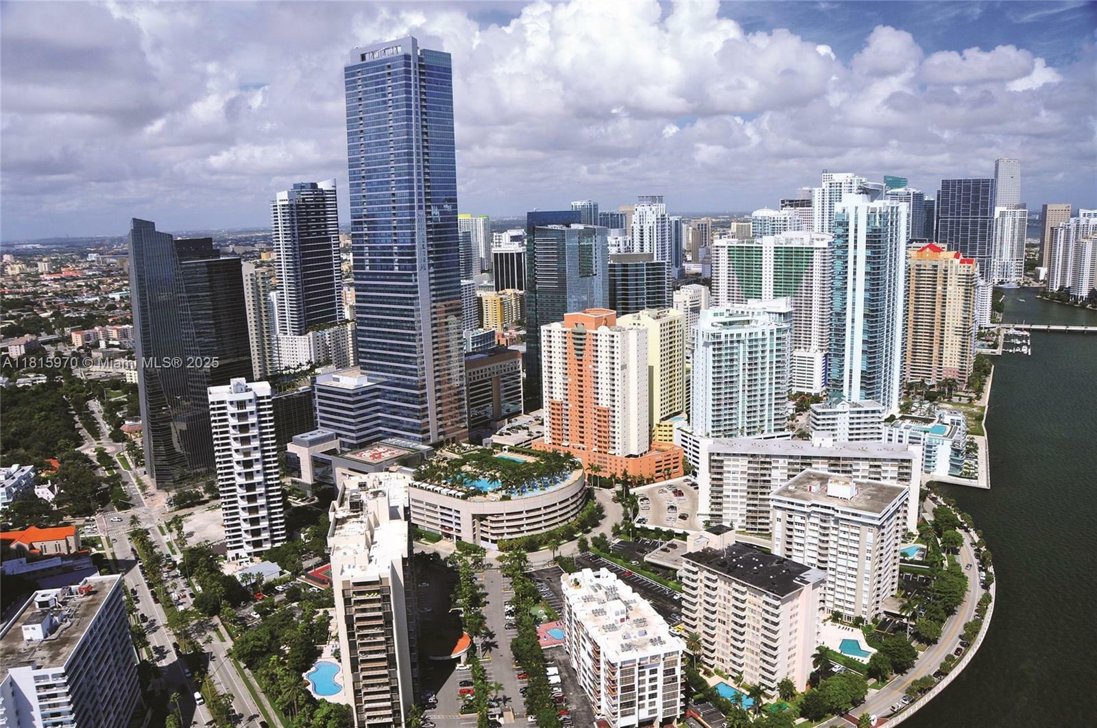 Property Photo:  1435 Brickell Ave 3106  FL 33131 
