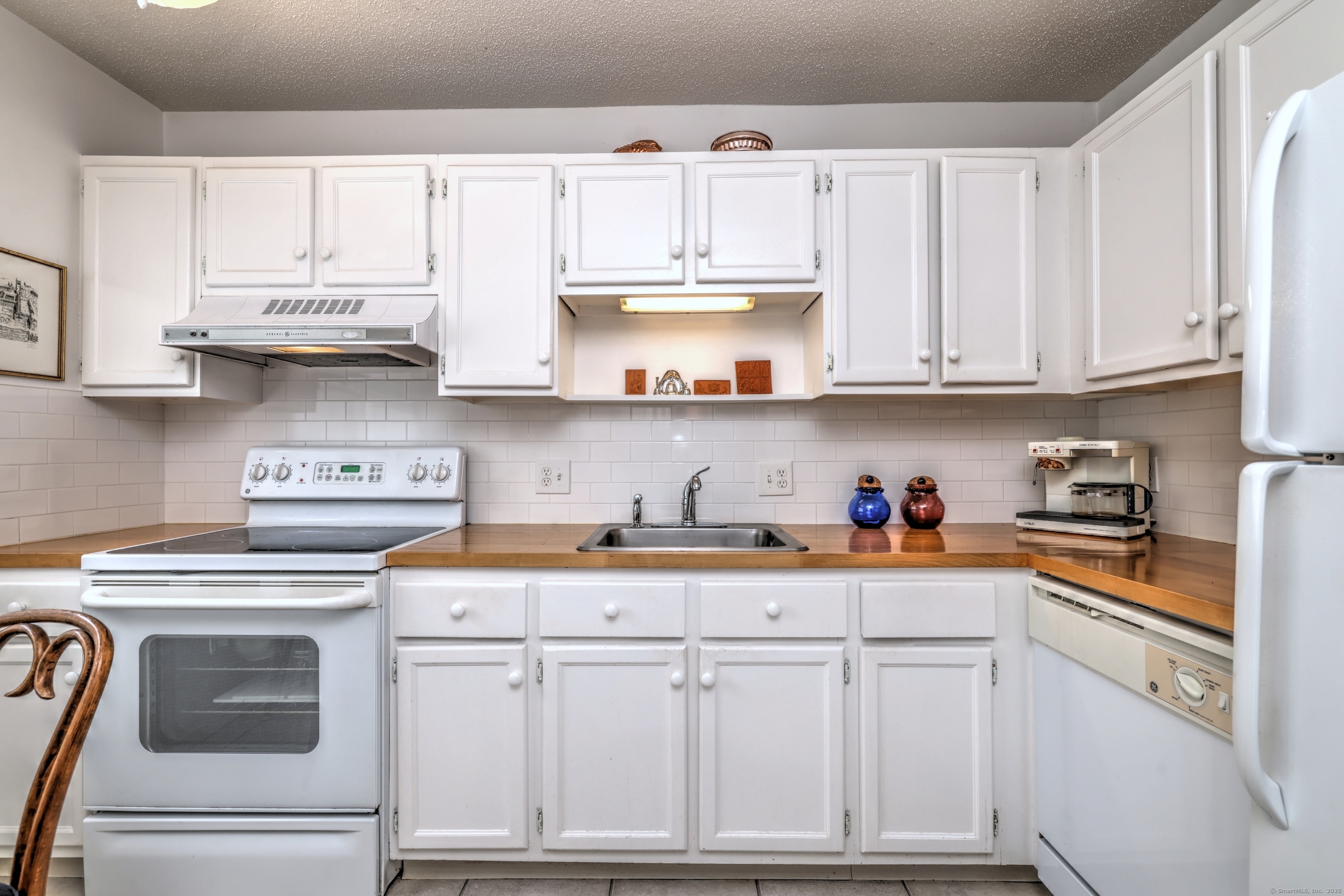 Property Photo: 292 Heritage Village A CT 06488