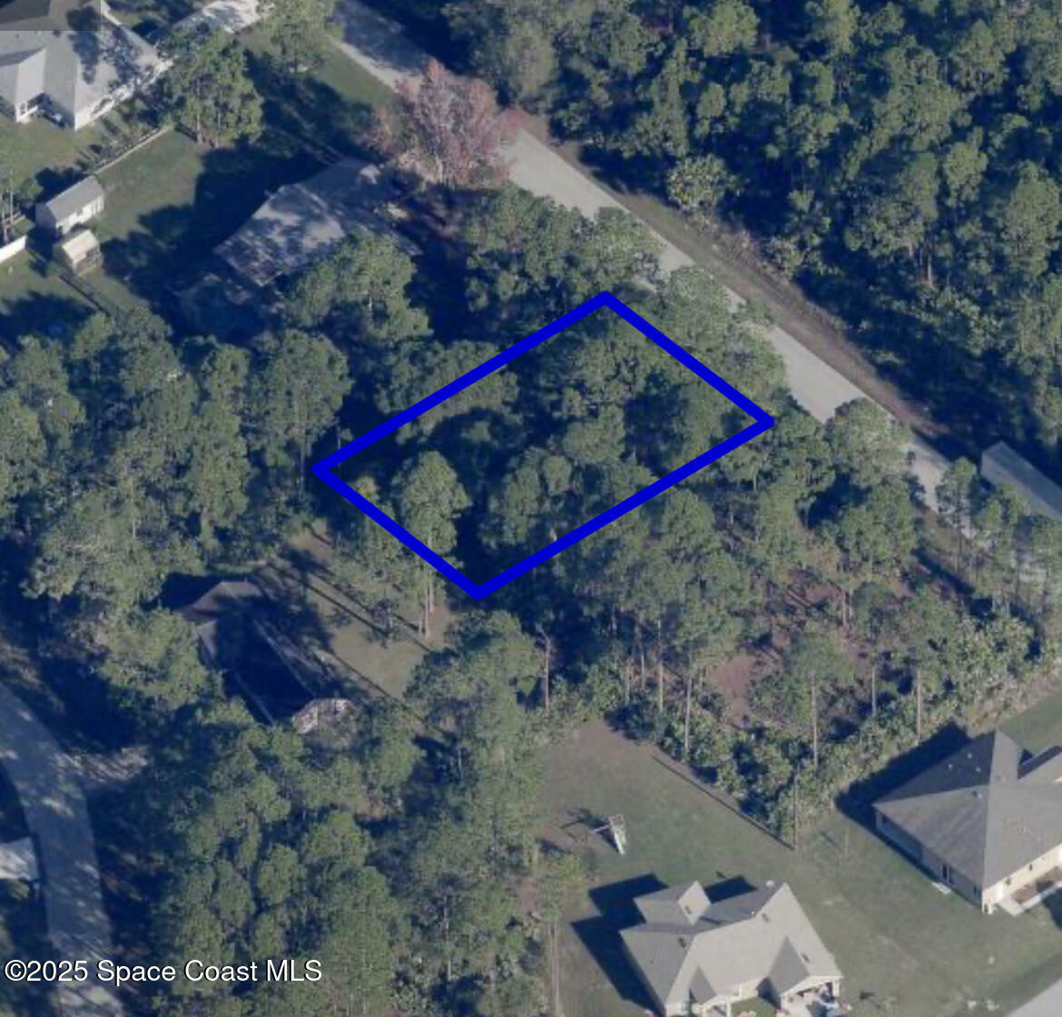 Property Photo: 1120 Harlingen Road SW FL 32908