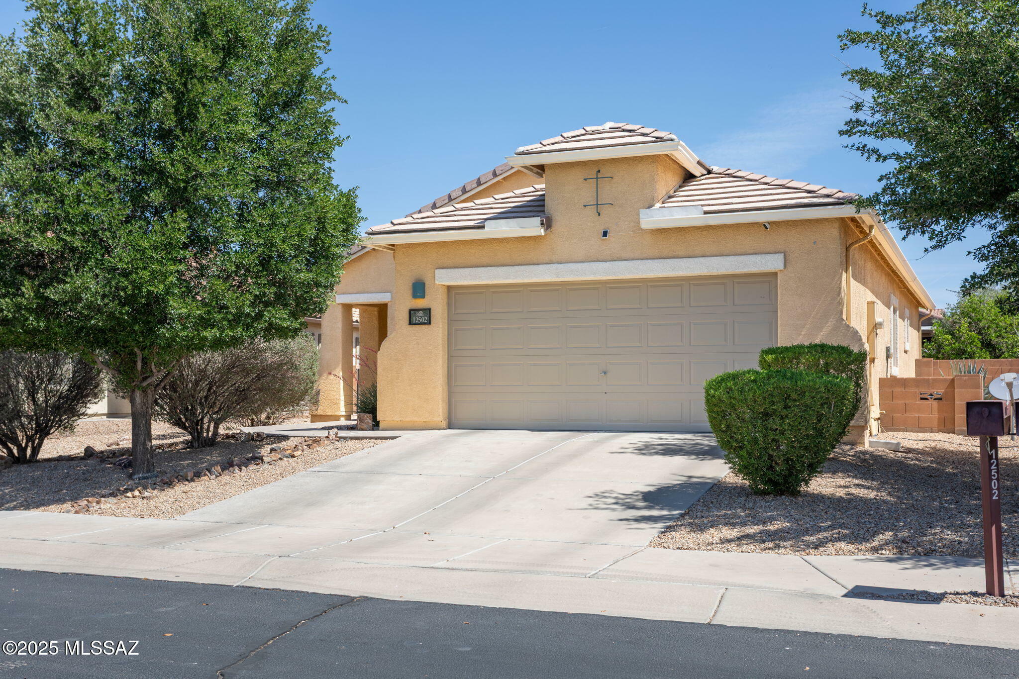 Property Photo: 12502 N Cottonseed Lane AZ 85653