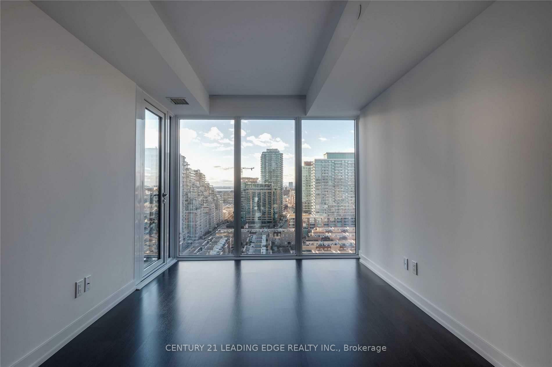Property Photo:  19 Western Battery Road 1812  ON M6K 0E3 