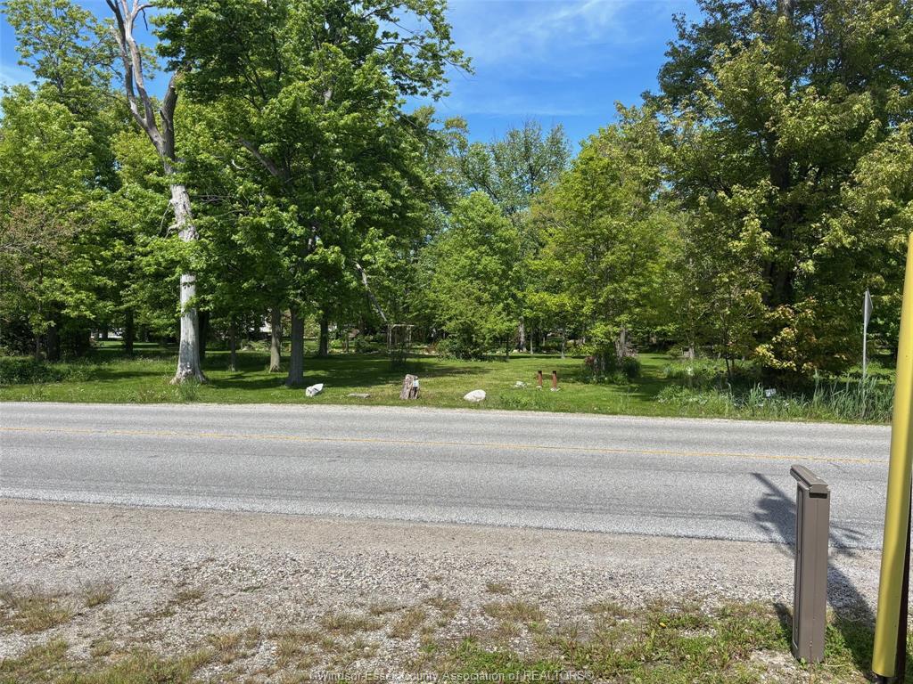 Photo de la propriété: V/L Point Pelee Drive ON N8H 3V4