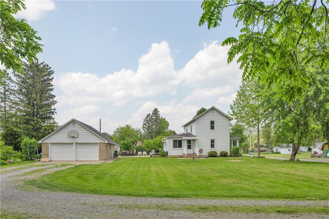 Property Photo: 169 Plum Way PA 16157