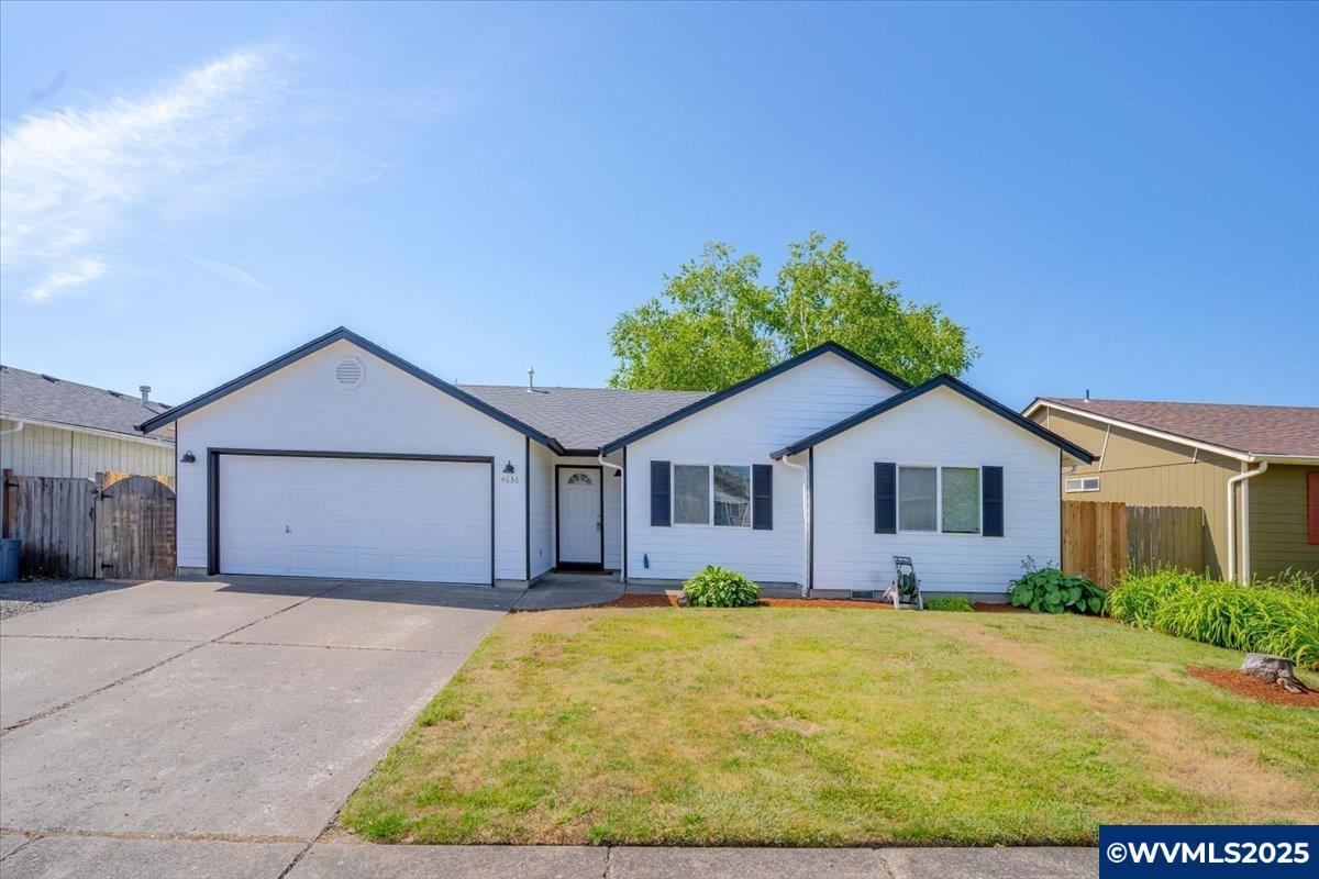 Property Photo: 4636 Cherrybud Ct SE OR 97317
