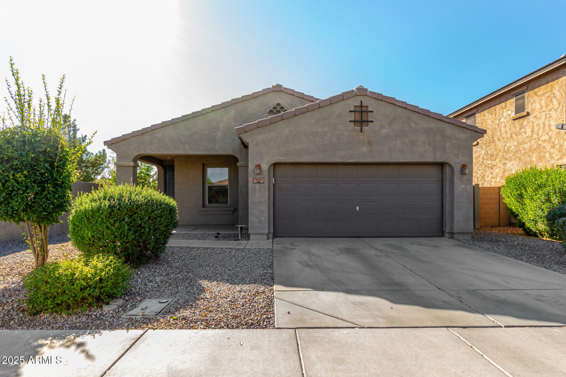 Property Photo: 865 E Del Rio Street AZ 85225