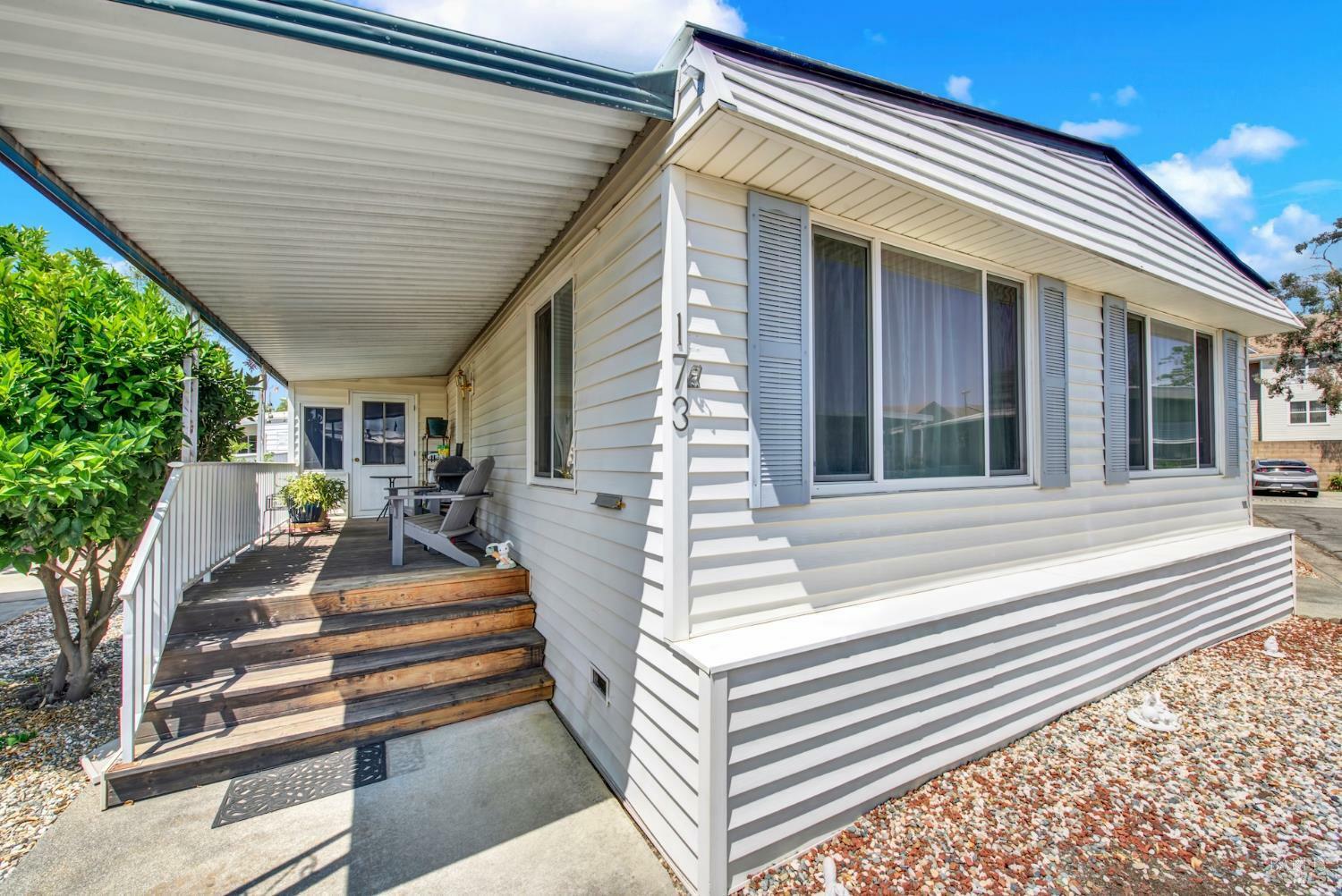 Property Photo: 173 Lemon Tree Circle CA 95687