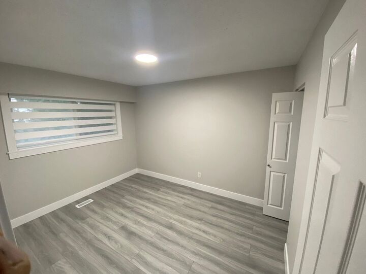 Photo de la propriété: 9326 119A Street BC V4C 6P2