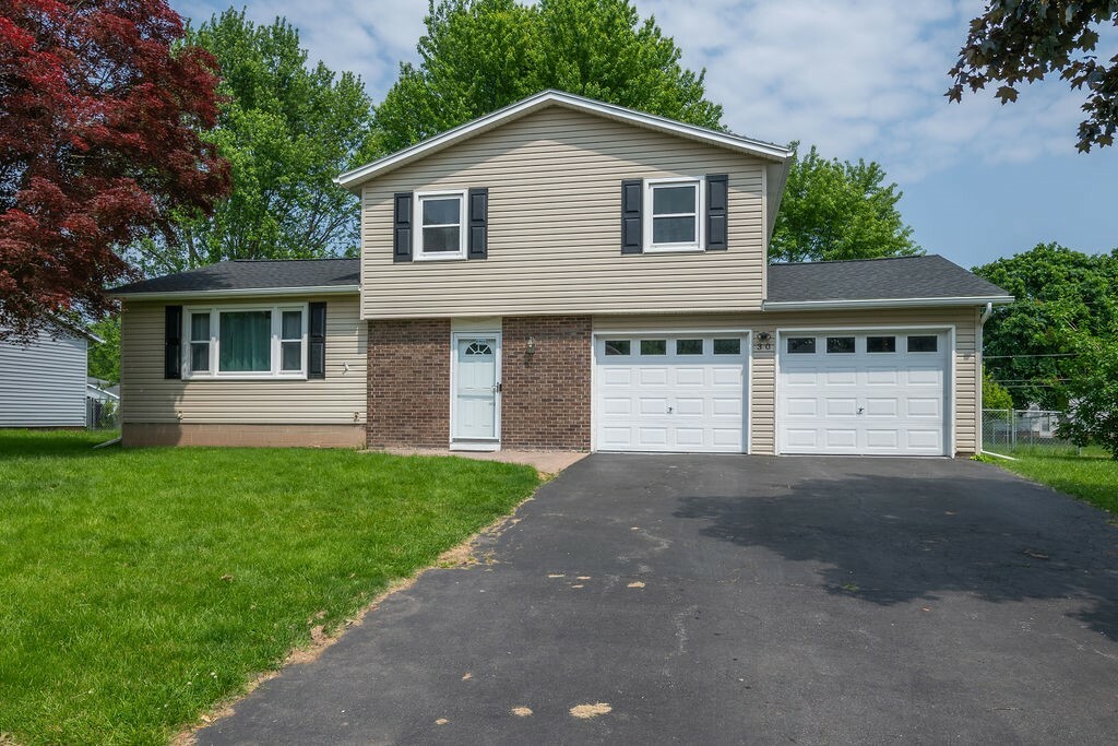 Property Photo:  30 Bambi Lane  NY 14624 