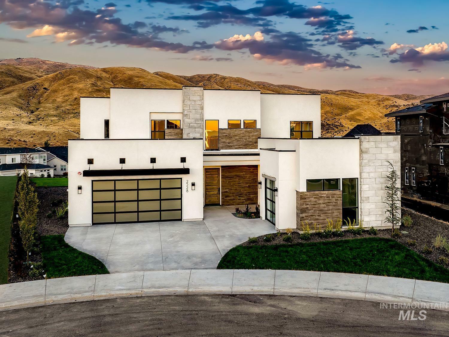 Property Photo: 2528 S Linnet Place ID 83716