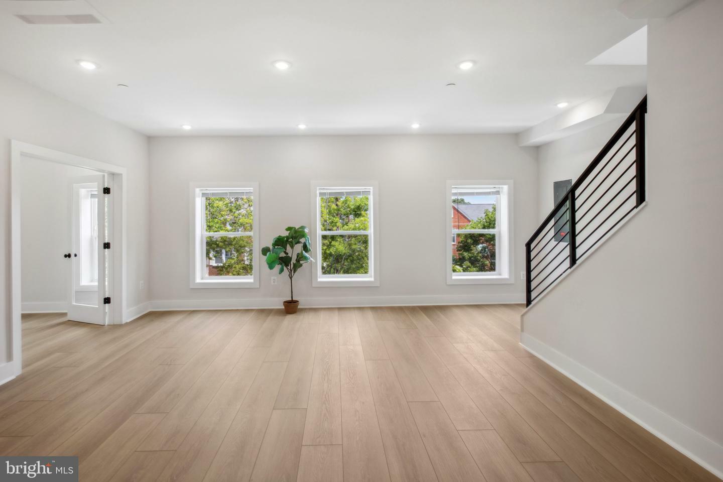 Property Photo:  2236 40th Street NW Ph6  DC 20007 