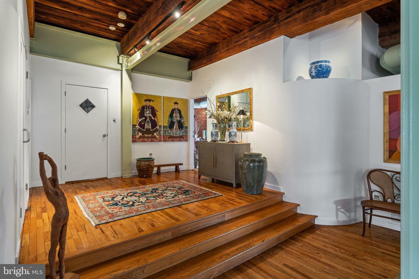 Property Photo: 704 S 6th Street 2 PA 19147