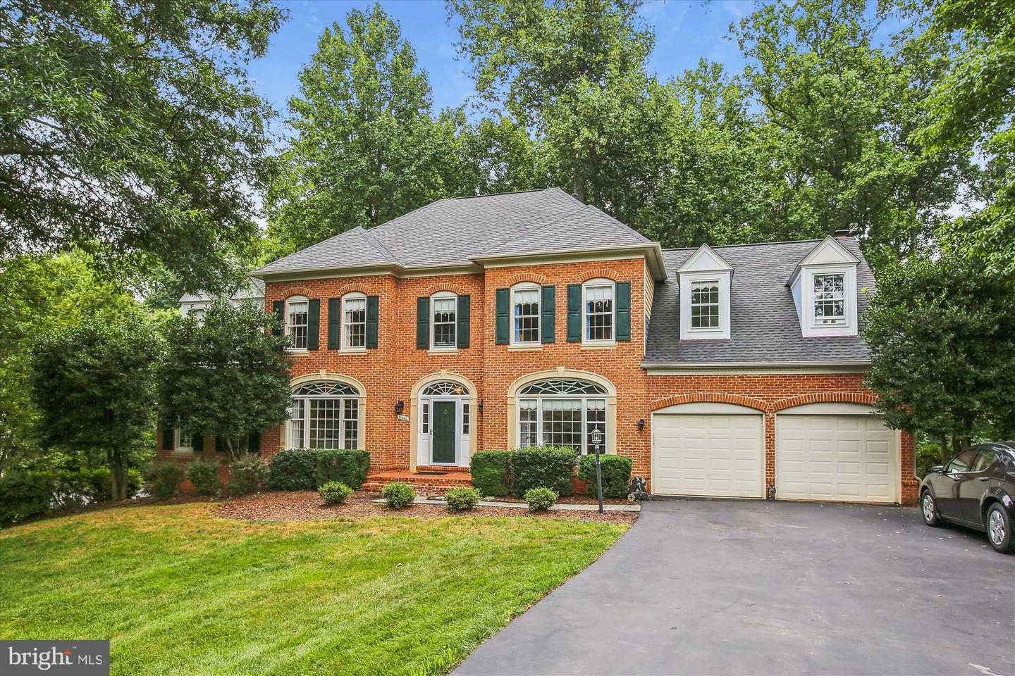 Property Photo:  11400 Towering Oak Way  VA 20194 