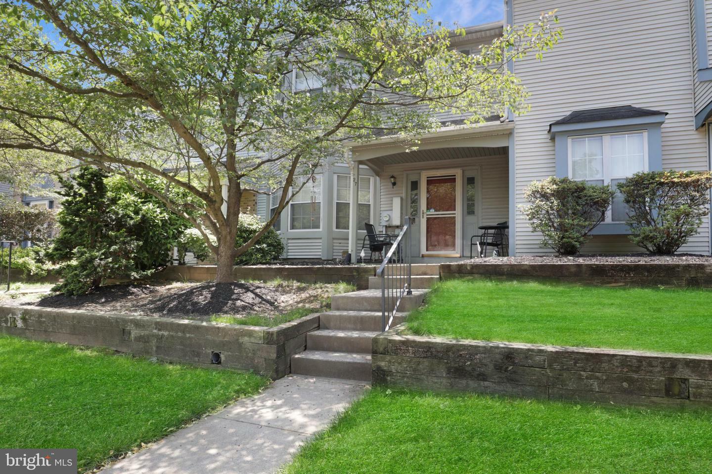 27 Beacon Court  Robbinsville NJ 08691 photo