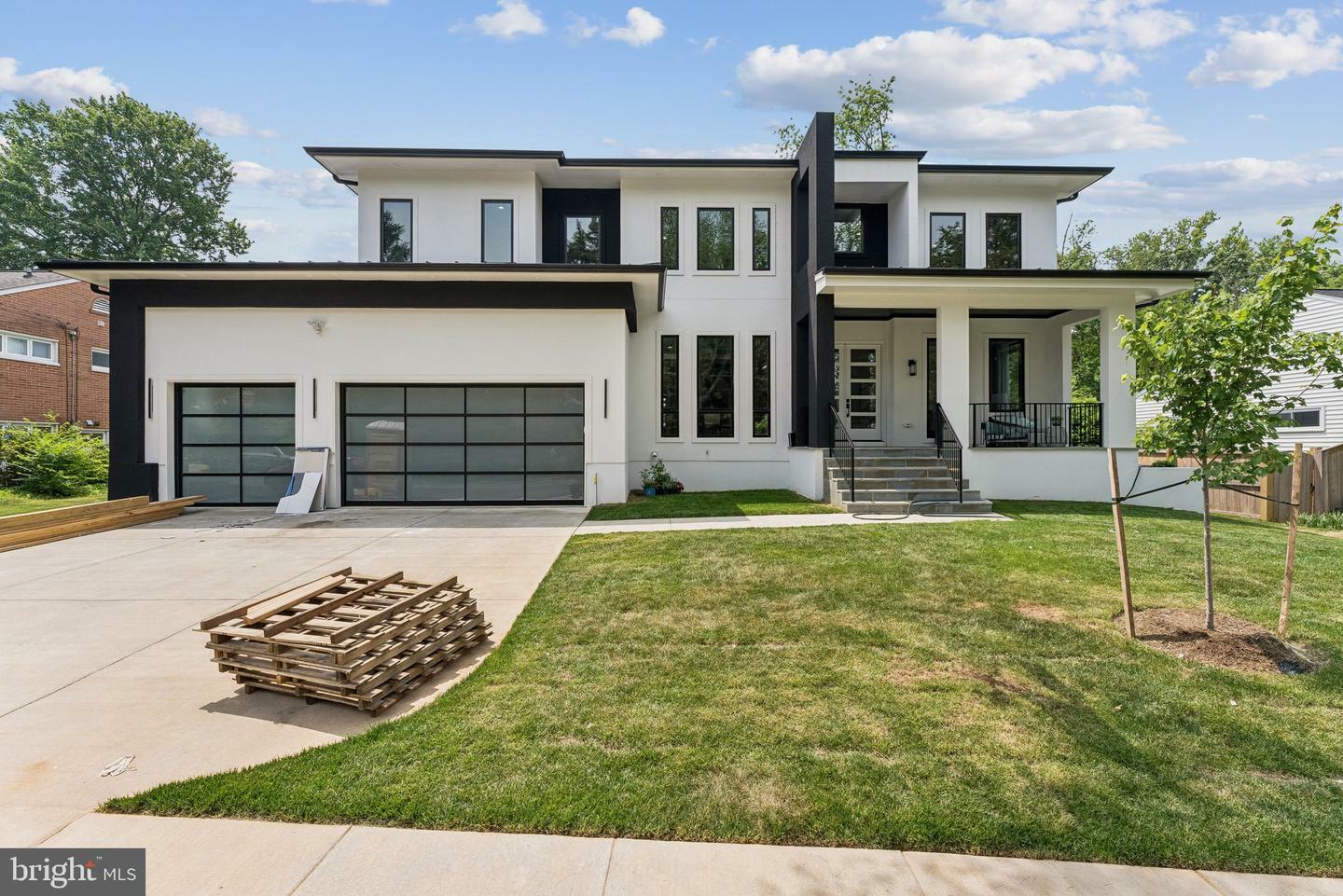 6935 Southridge Drive  McLean VA 22101 photo