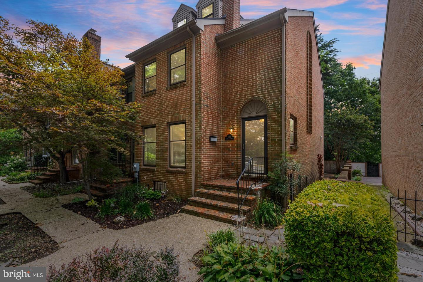 Property Photo: 912 N Bancroft Pky DE 19805