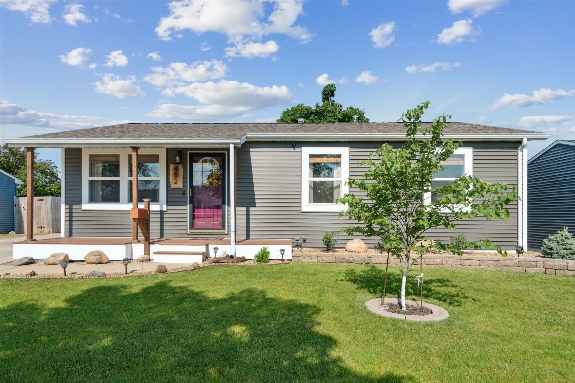 Property Photo: 452 Lewellen Drive NW IA 52405
