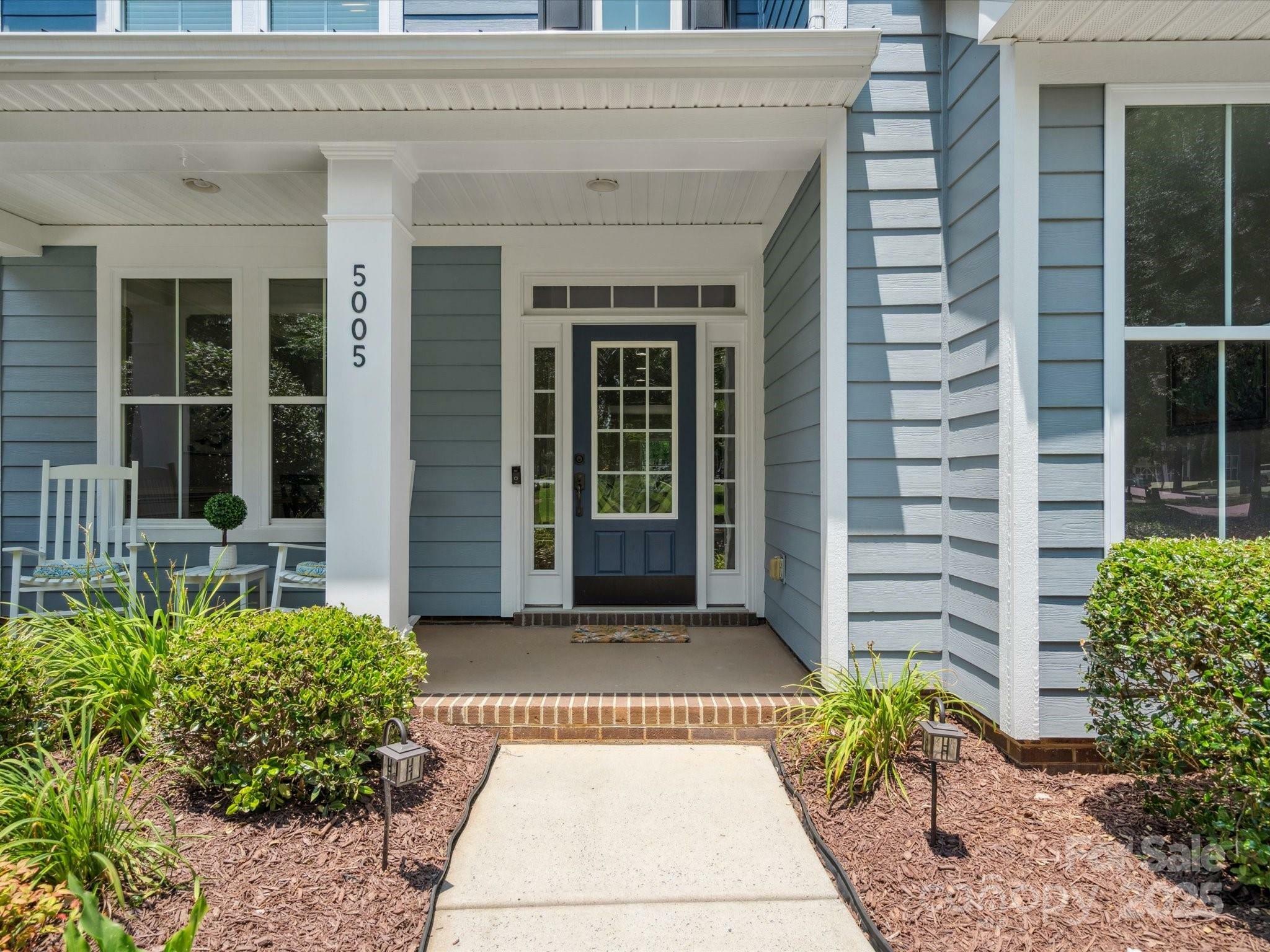 Property Photo: 5005 Hedgebrook Lane NC 28173