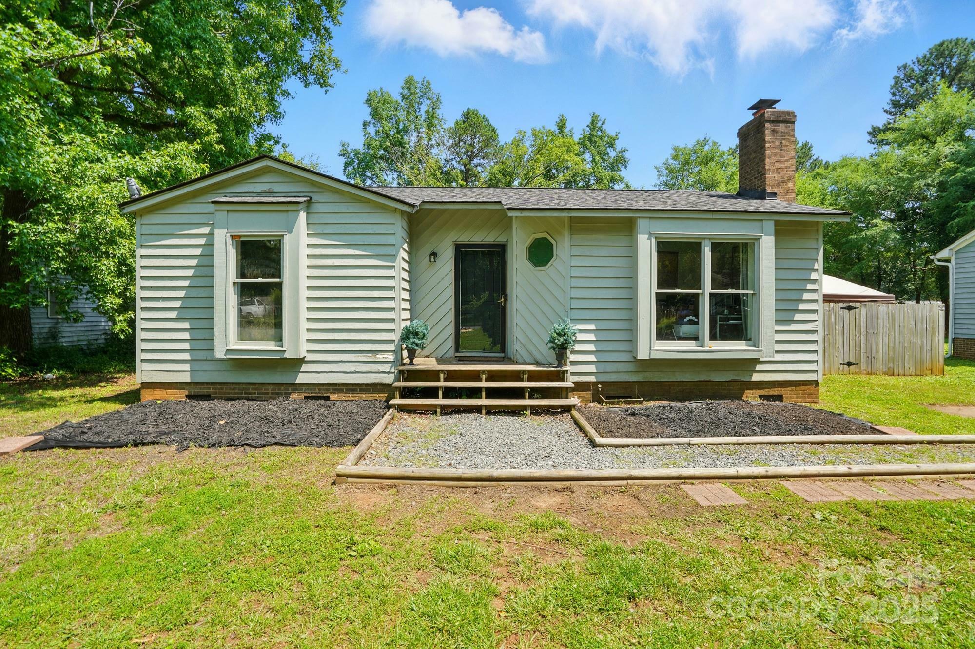 Property Photo: 6718 Pueblo Lane NC 28227