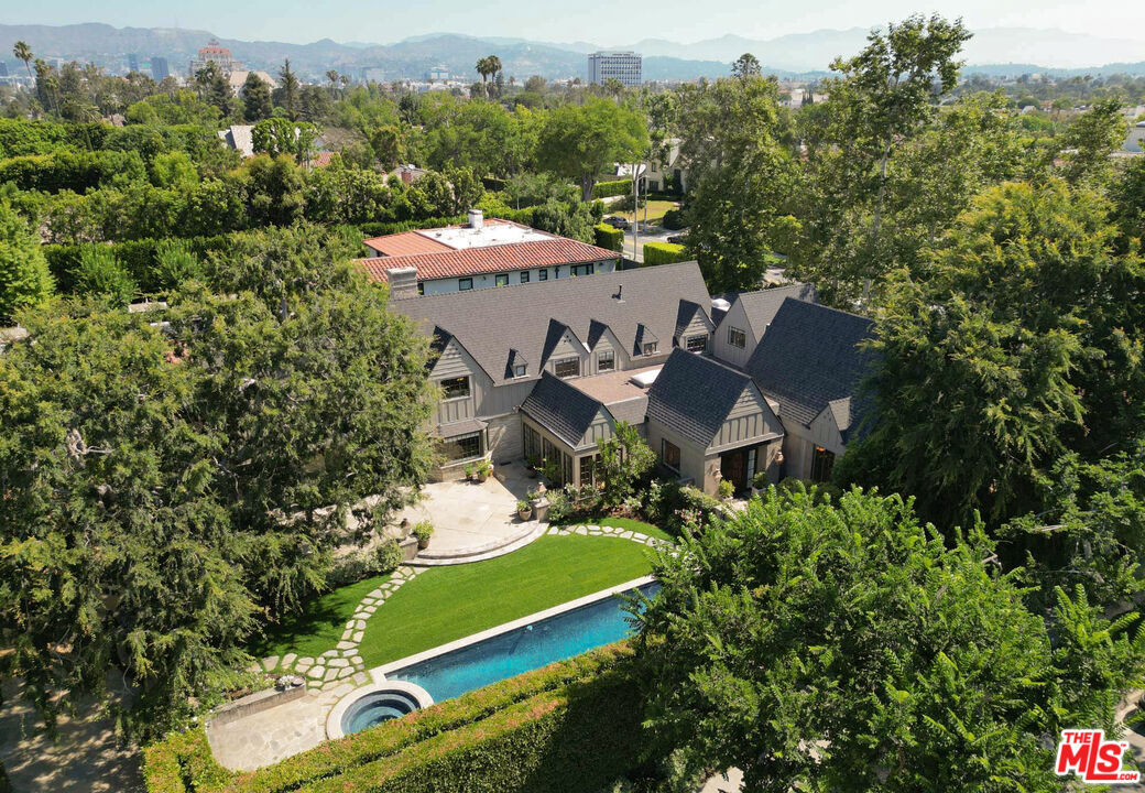 143 S Muirfield Rd  Los Angeles CA 90004 photo