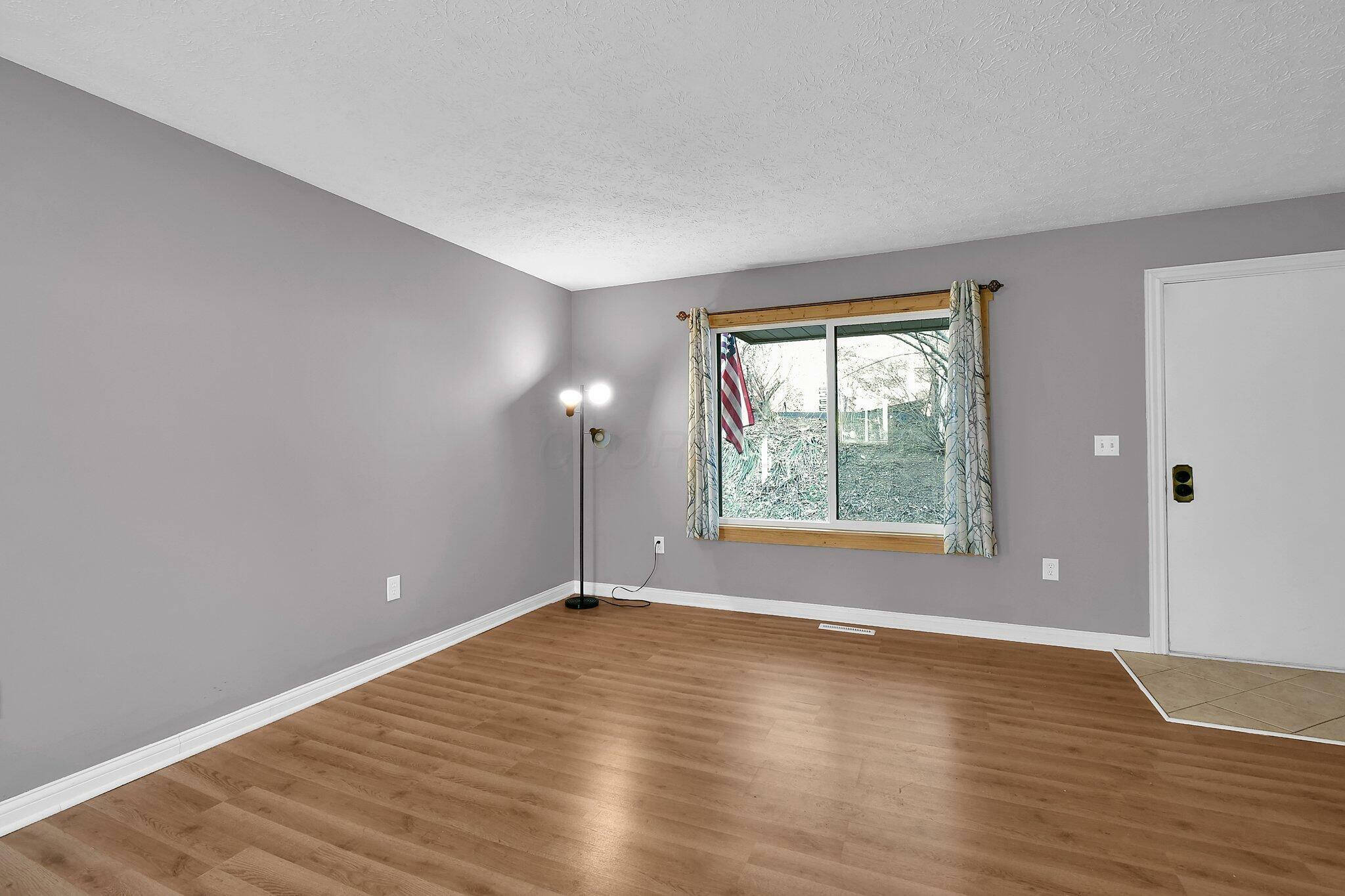 Property Photo:  1442 Londondale  OH 43055 