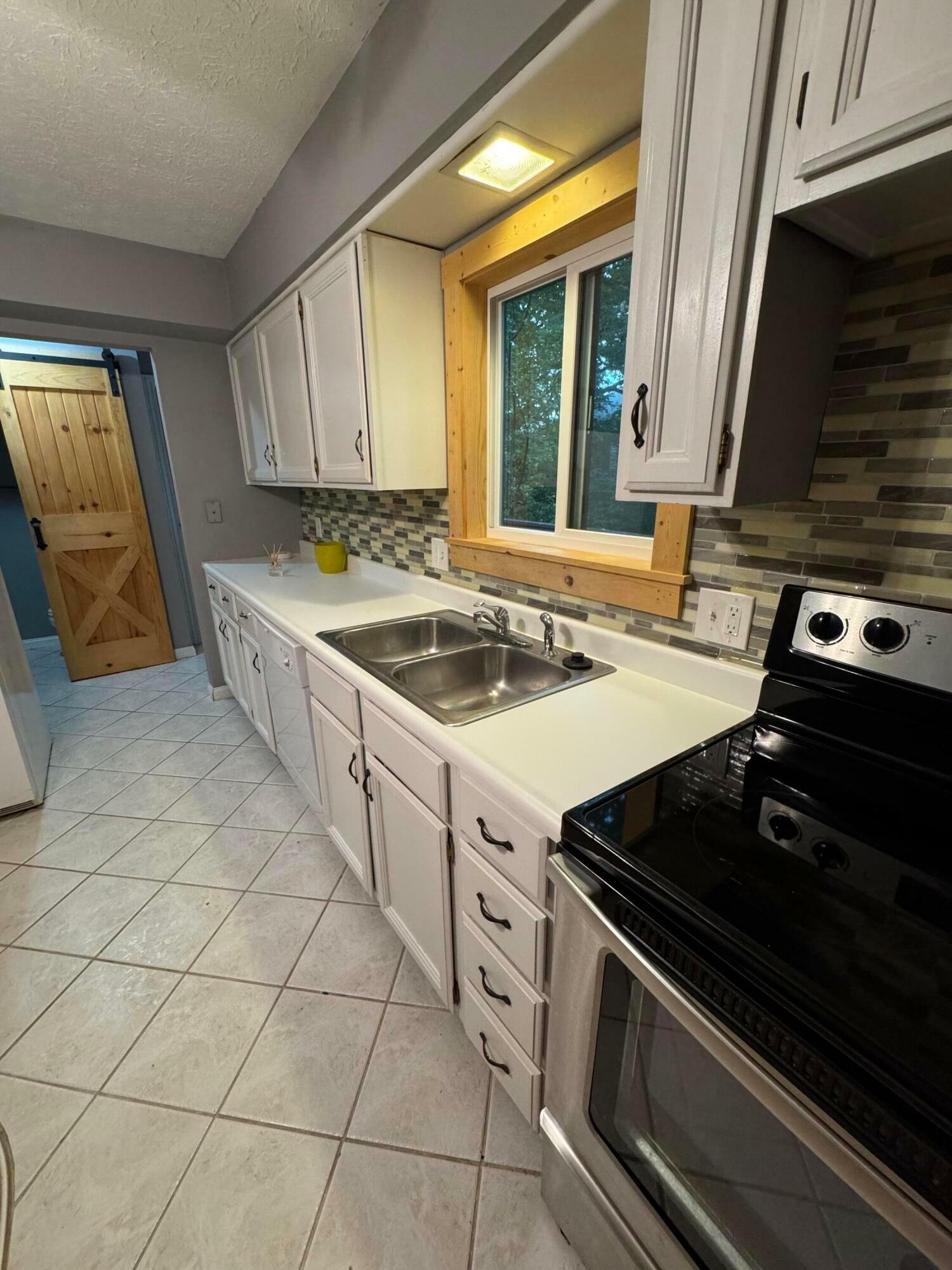 Property Photo: 1442 Londondale OH 43055