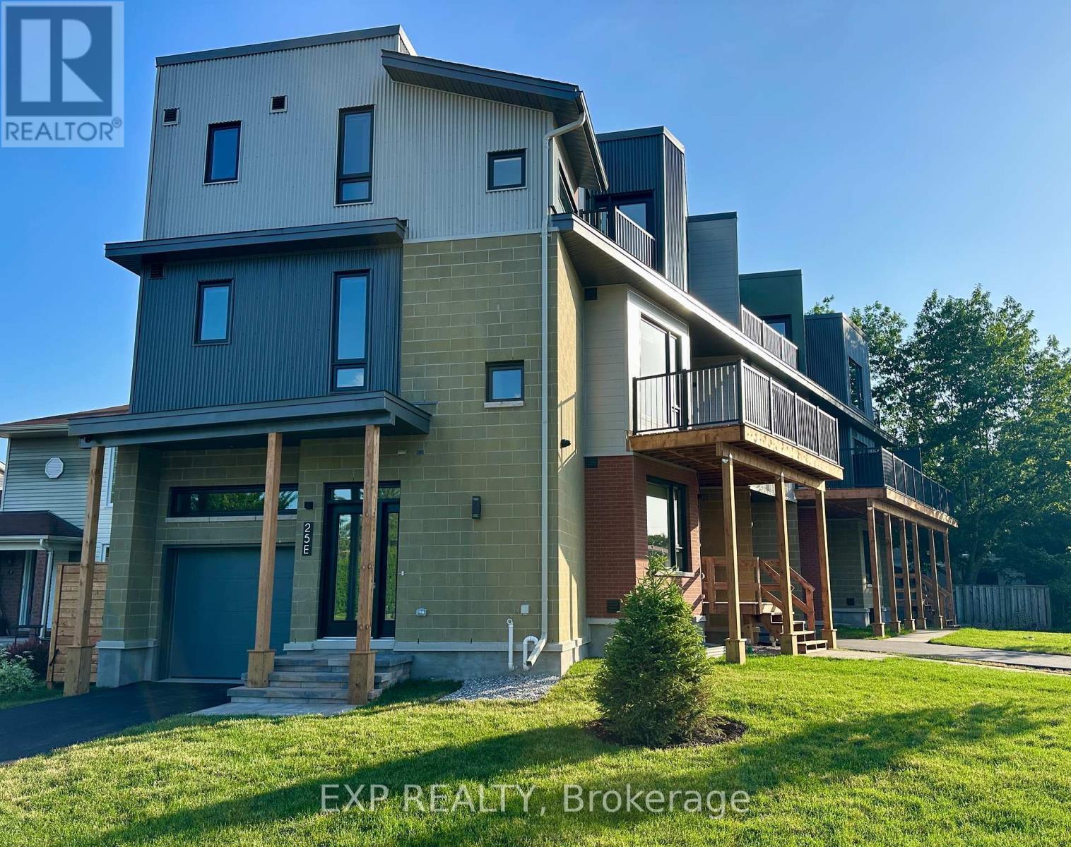 Property Photo: 25 Fair Oaks Crescent E ON K2G 4W6