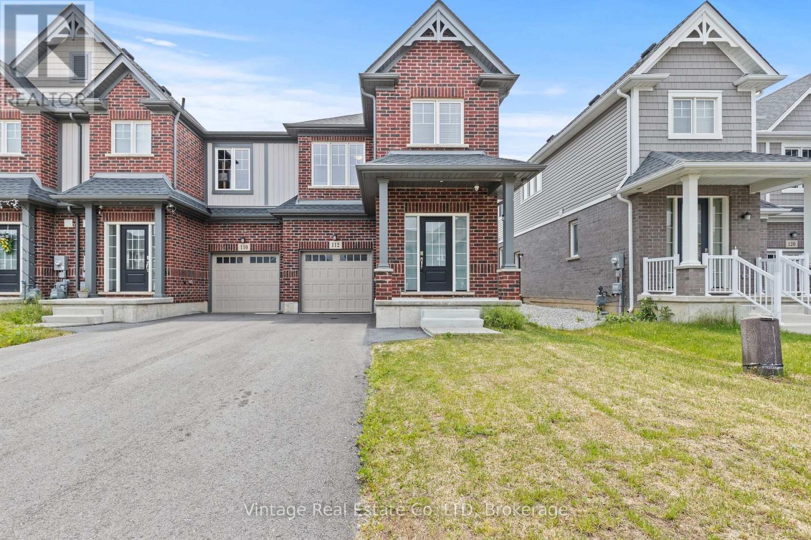 Property Photo: 112 Bur Oak Drive ON L2V 0L8