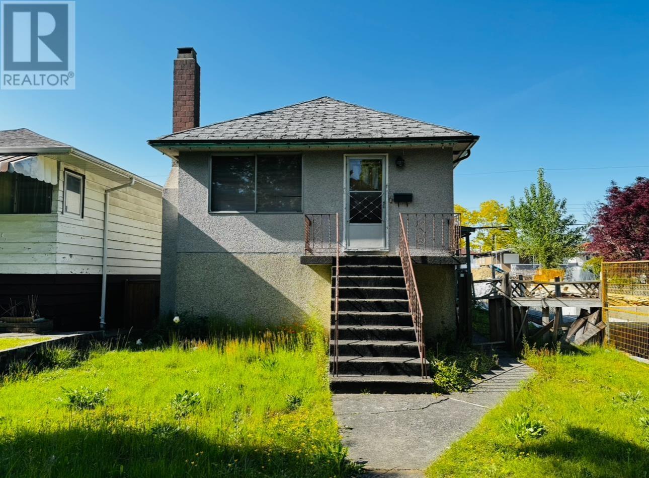 Property Photo: 2735 Grant Street BC V5K 3H1