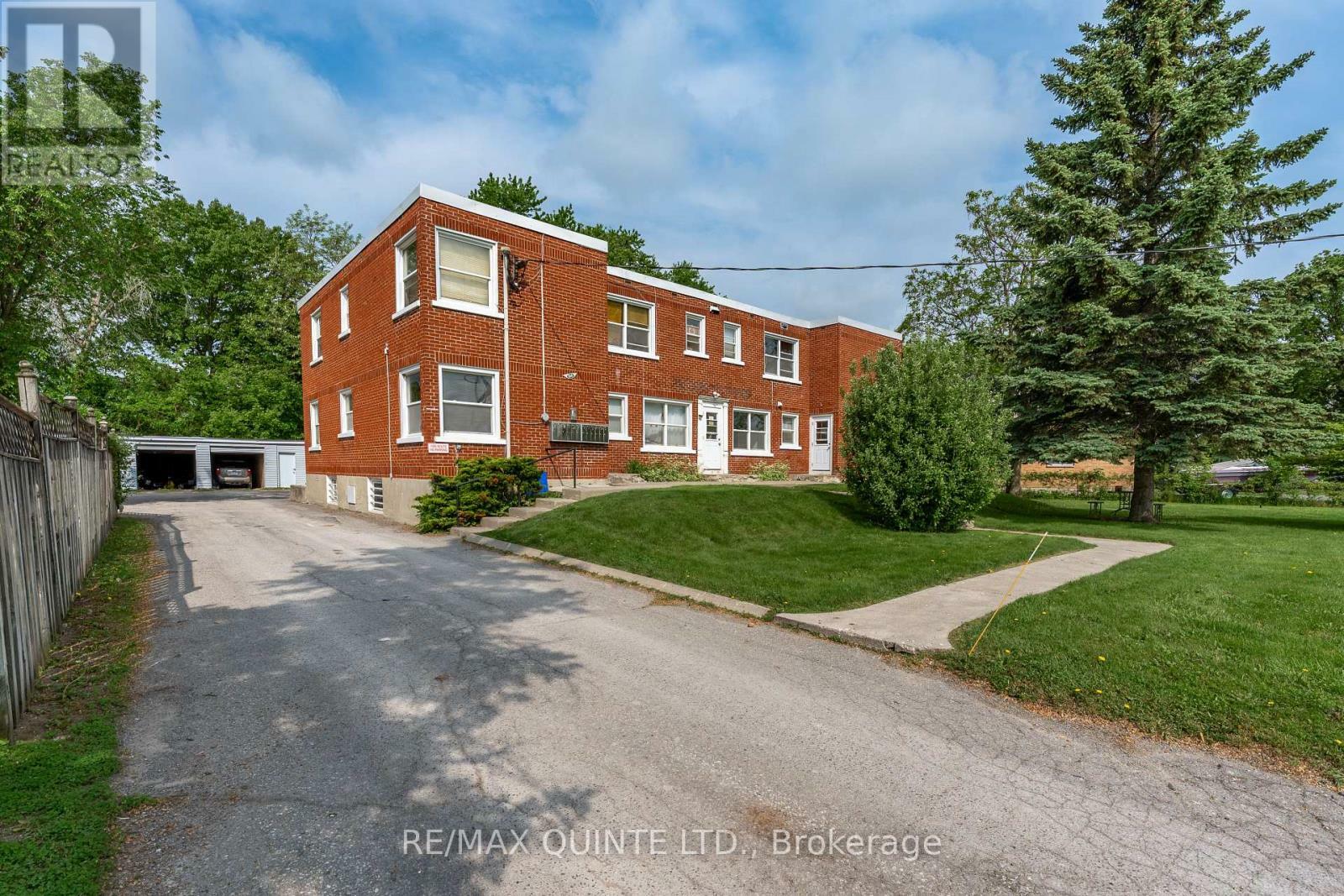 Property Photo:  54 Sidney Street  ON K8P 3Y8 