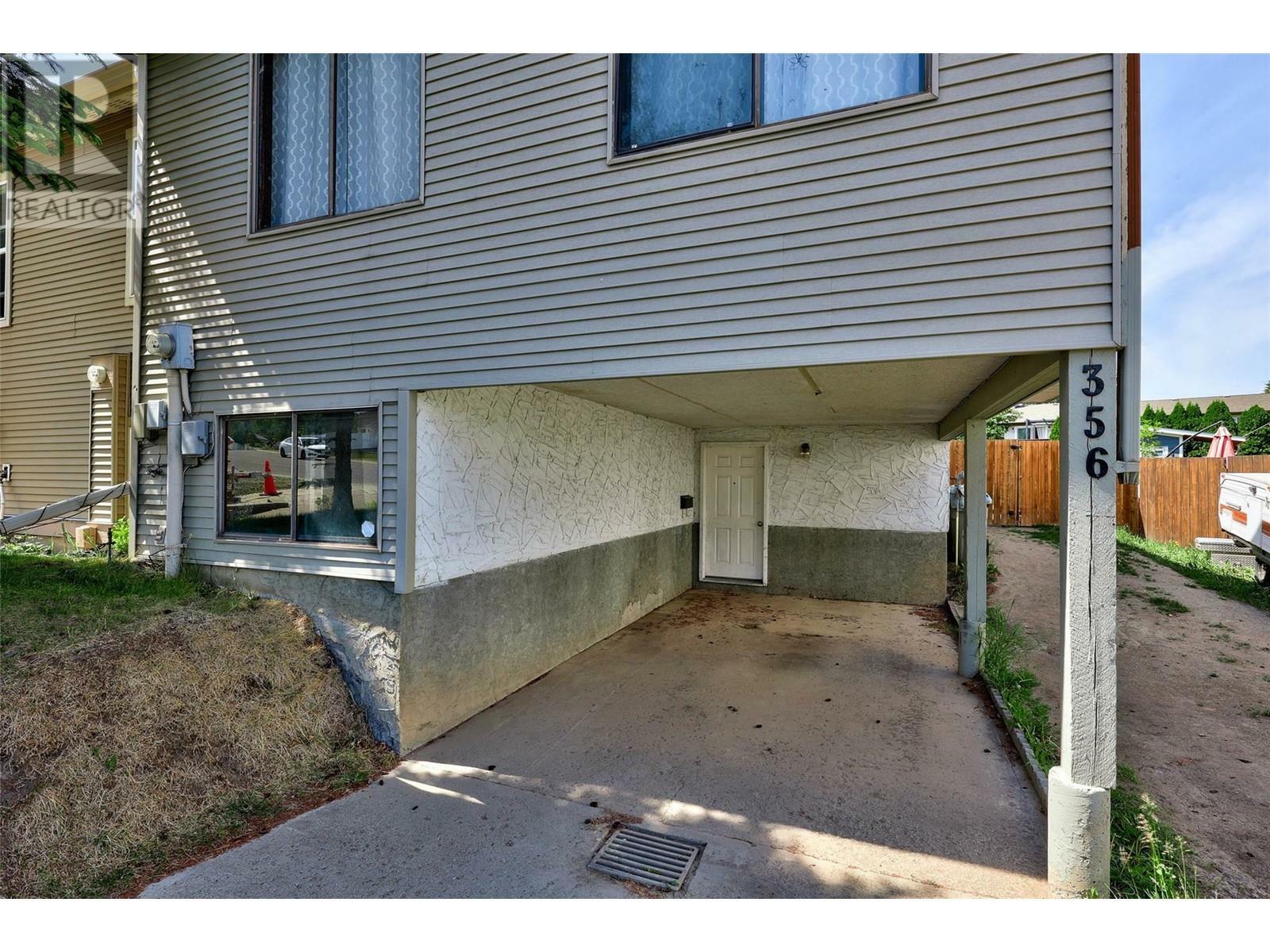 Property Photo: 356 Hollyburn Drive BC V2E 2M7