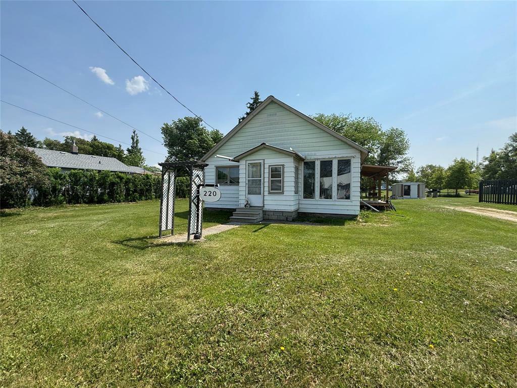 220 Hossack Avenue  Killarney MB R0K 1G0 photo