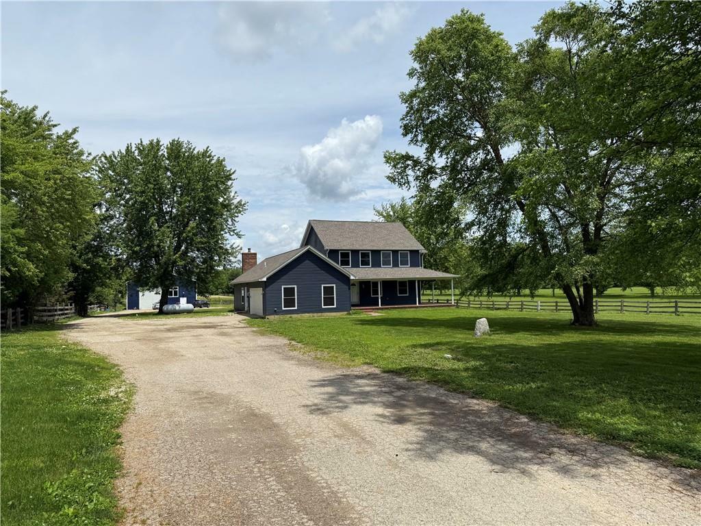 Property Photo: 2211 E Social Row Road OH 45458