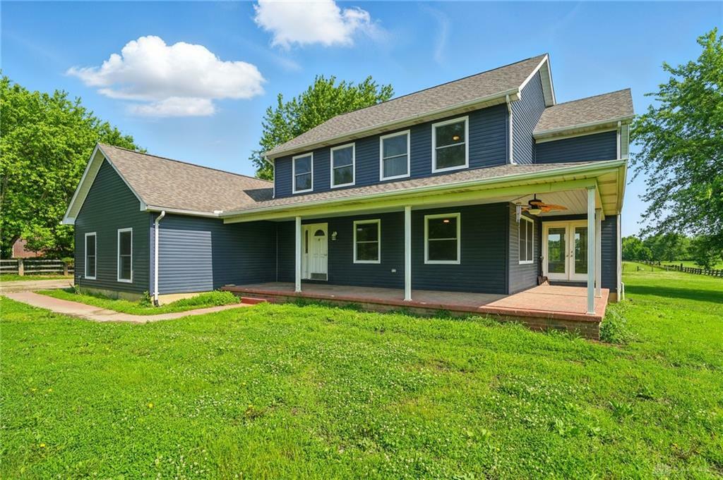 Property Photo:  2211 E Social Row Road  OH 45458 