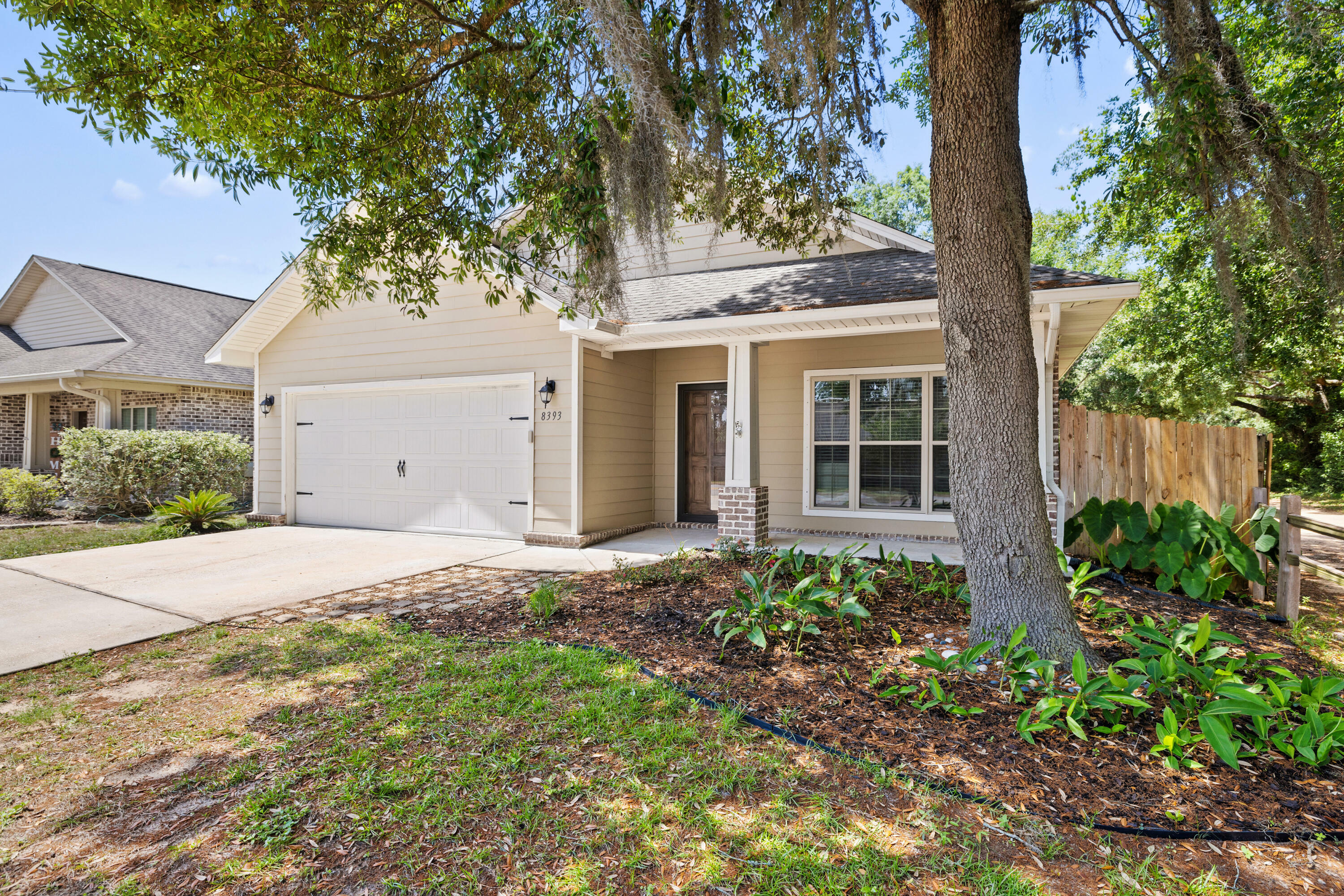 Property Photo: 8393 New Orleans Court FL 32566