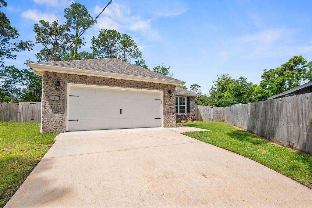 Property Photo: 2 Marty Ln Lane FL 32547