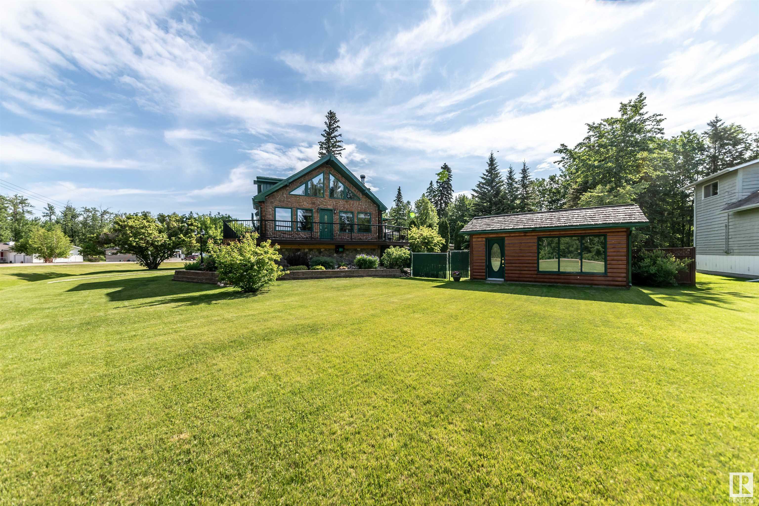 Property Photo:  4815 49A Avenue  AB T0E 0A0 