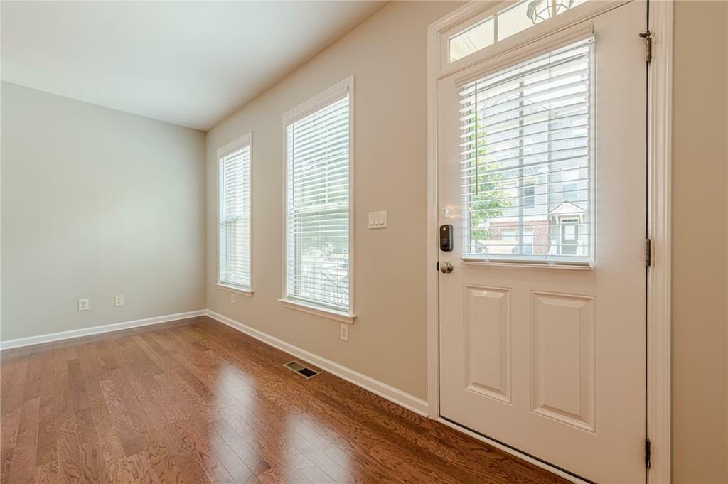 Property Photo: 4404 Village Field Place GA 30024
