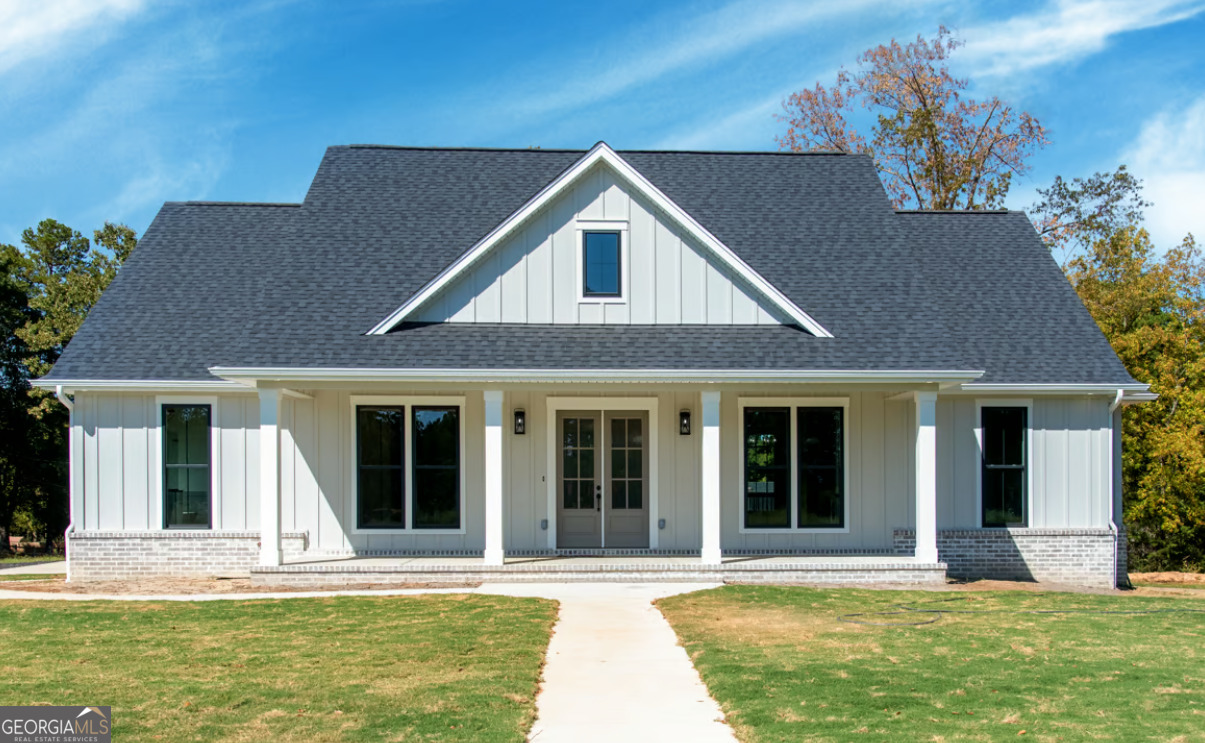 Property Photo: 380 Ayers Road GA 30108