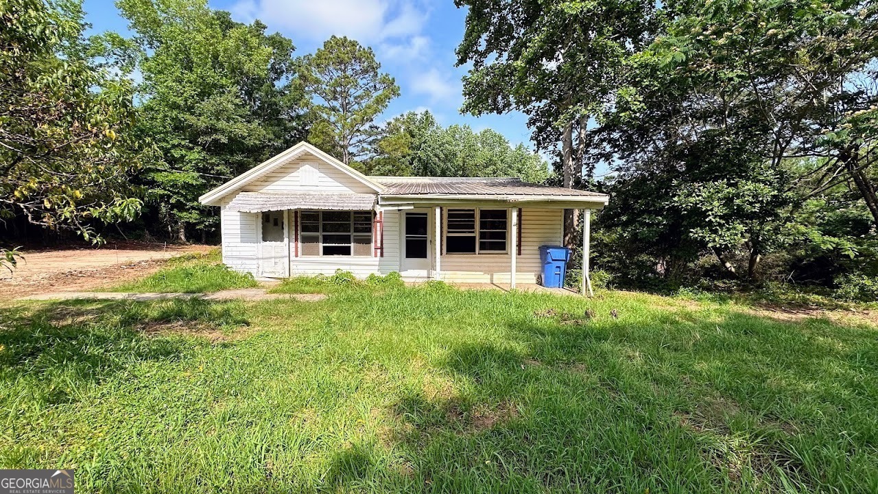 Property Photo: 1565 County Road 61 AL 36274