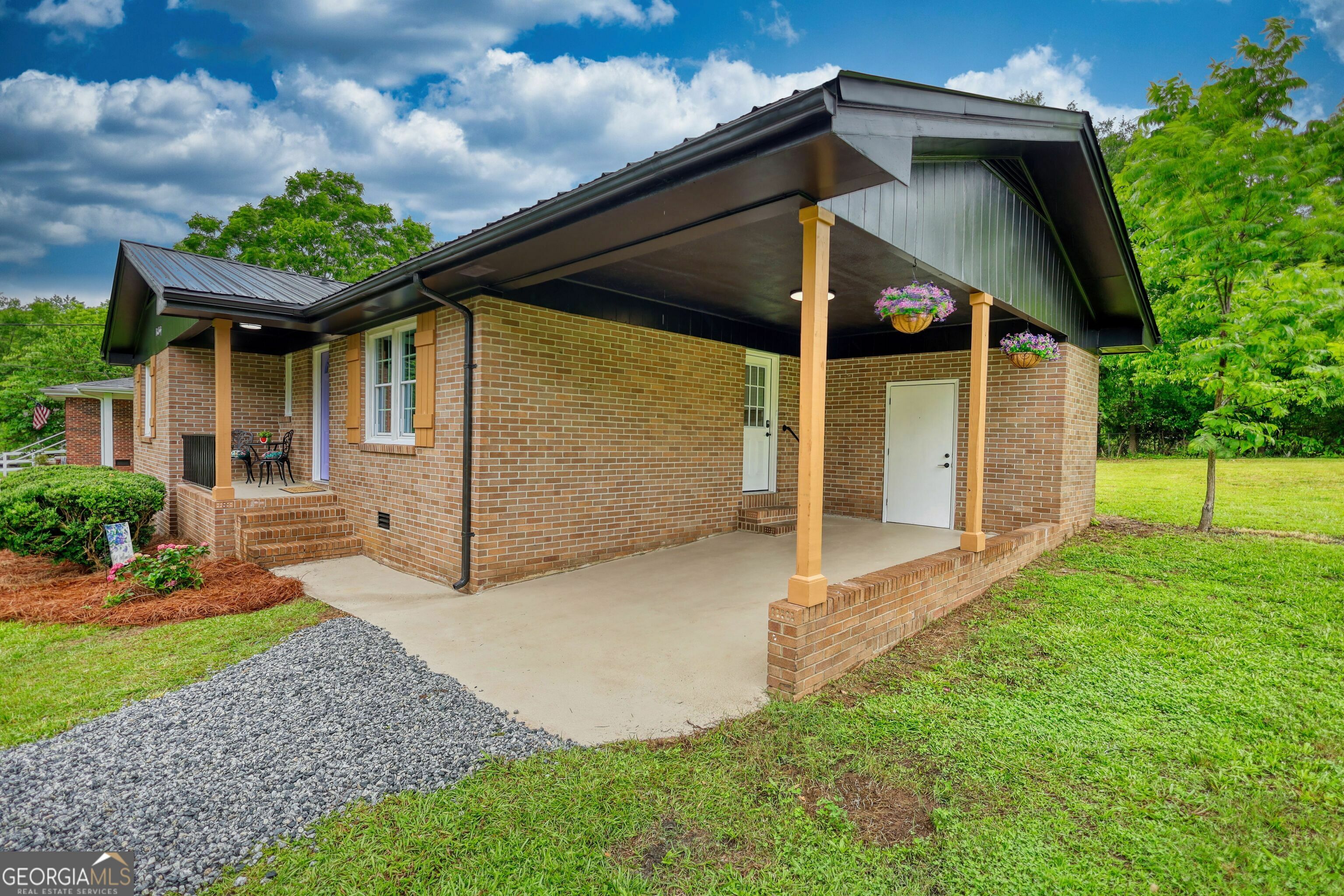 Property Photo: 370 Walnut Street SE GA 30025