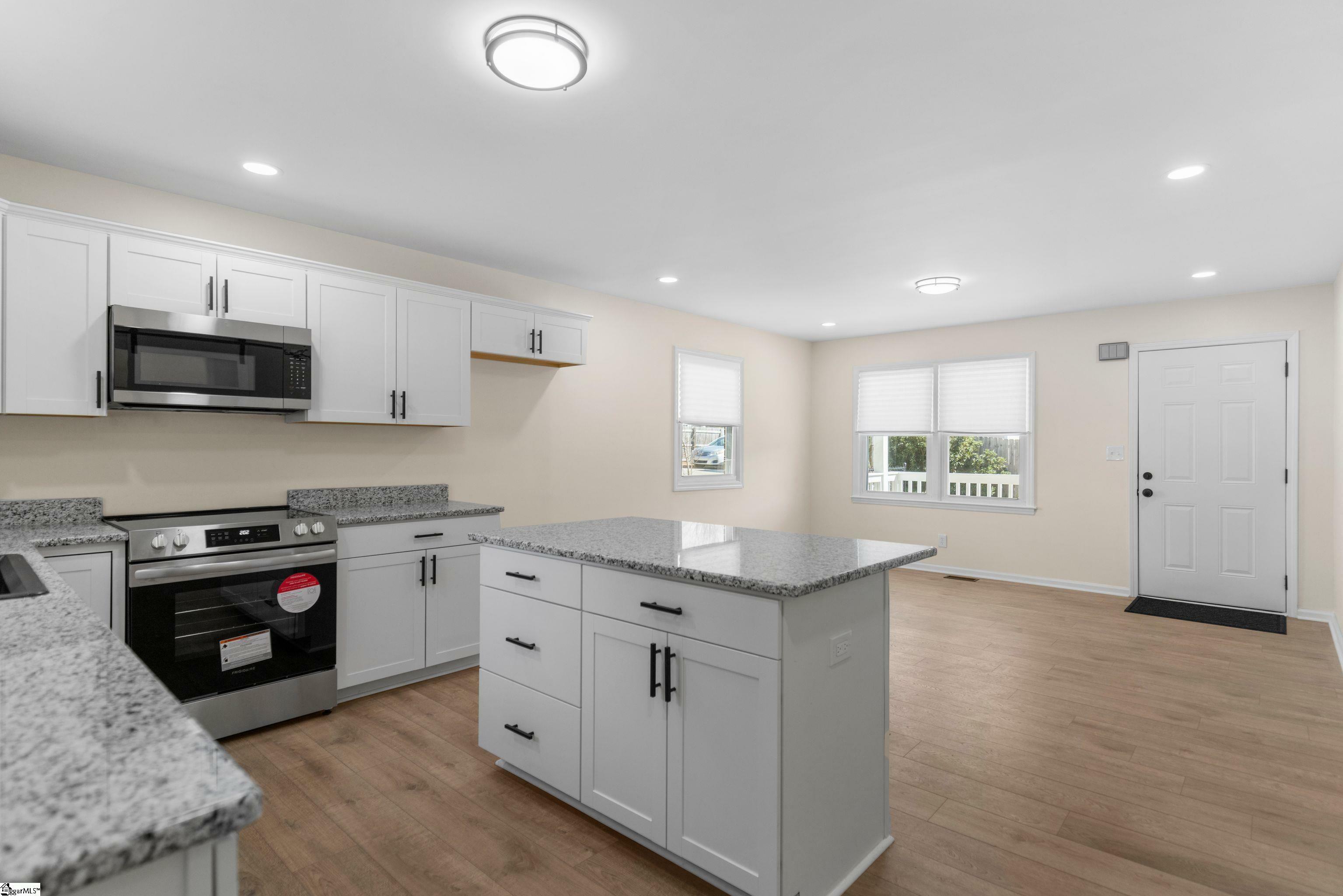 Property Photo: 8 Harris Lane SC 29607