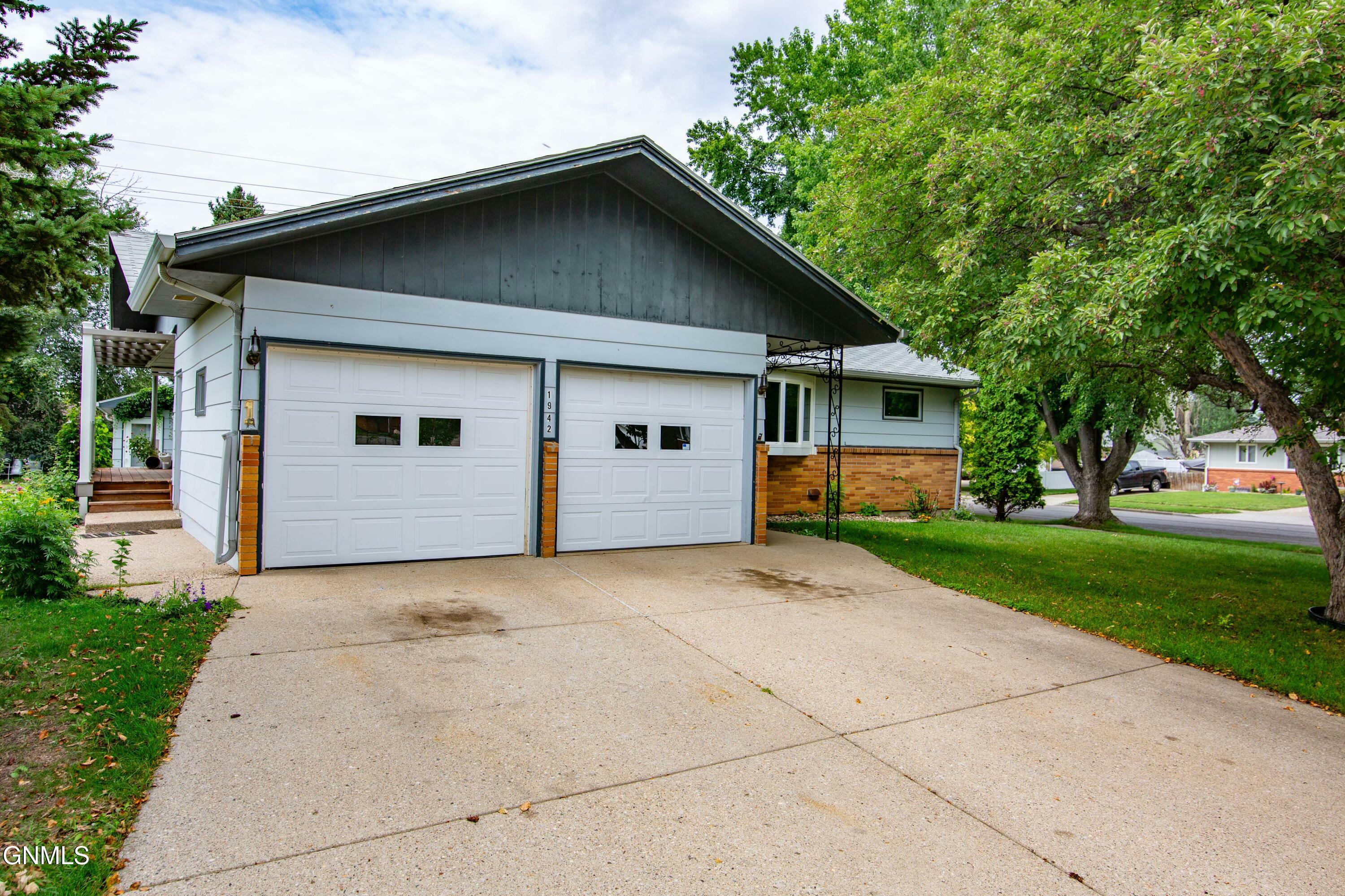 1942 N 6th Street  Bismarck ND 58501 photo