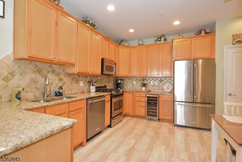 Property Photo: 4202 Warrens Way 202 NJ 07465