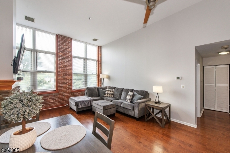 Property Photo:  260 Main St 318  NJ 07424 