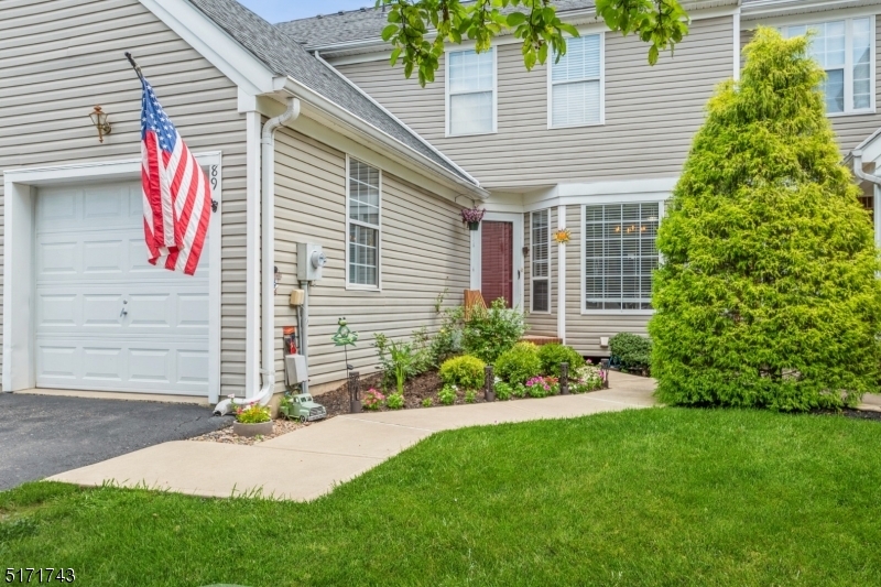 89 Violet Ct  Readington Twp. NJ 08889 photo