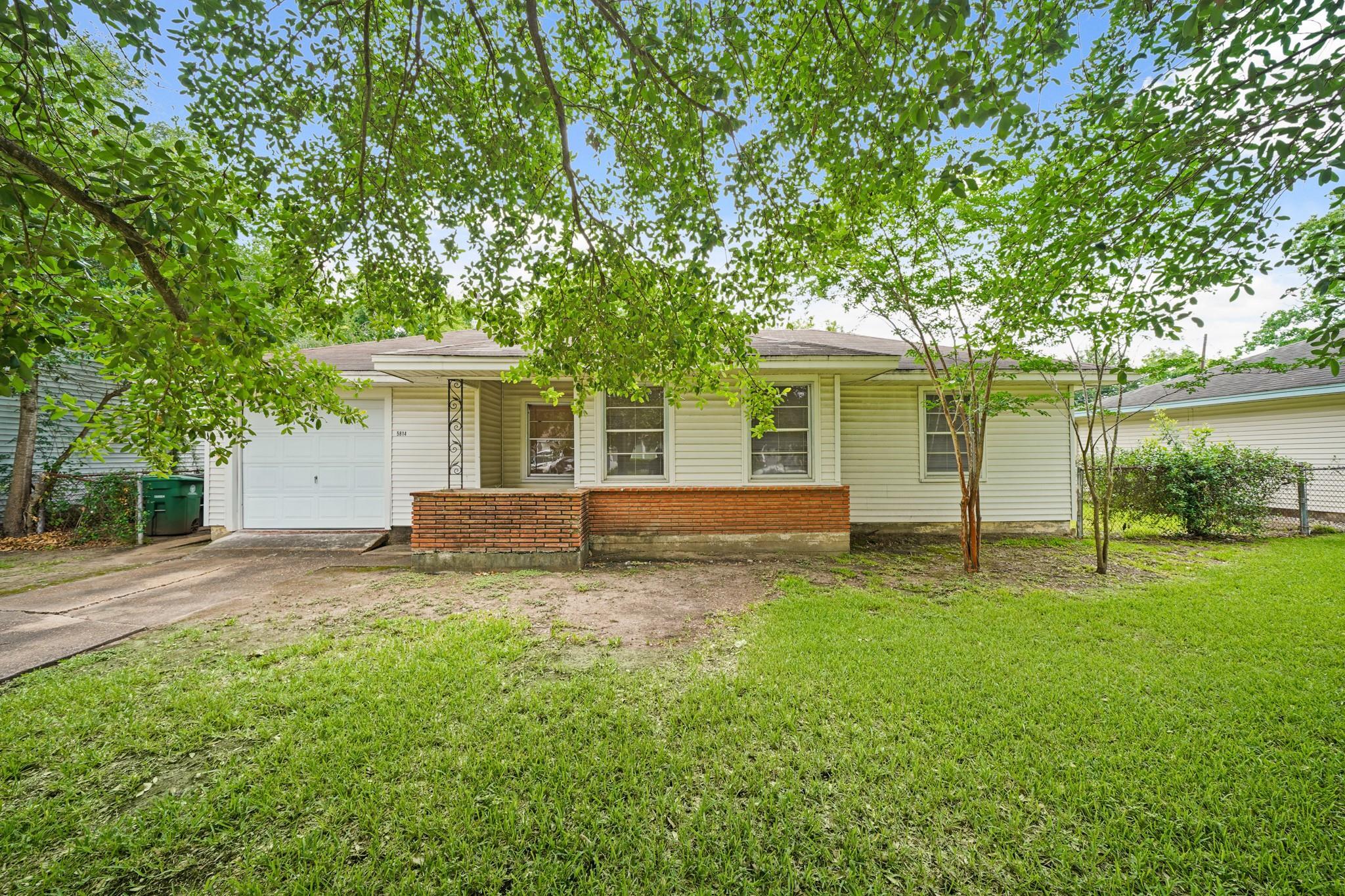 Property Photo: 5814 Darnell Street TX 77074