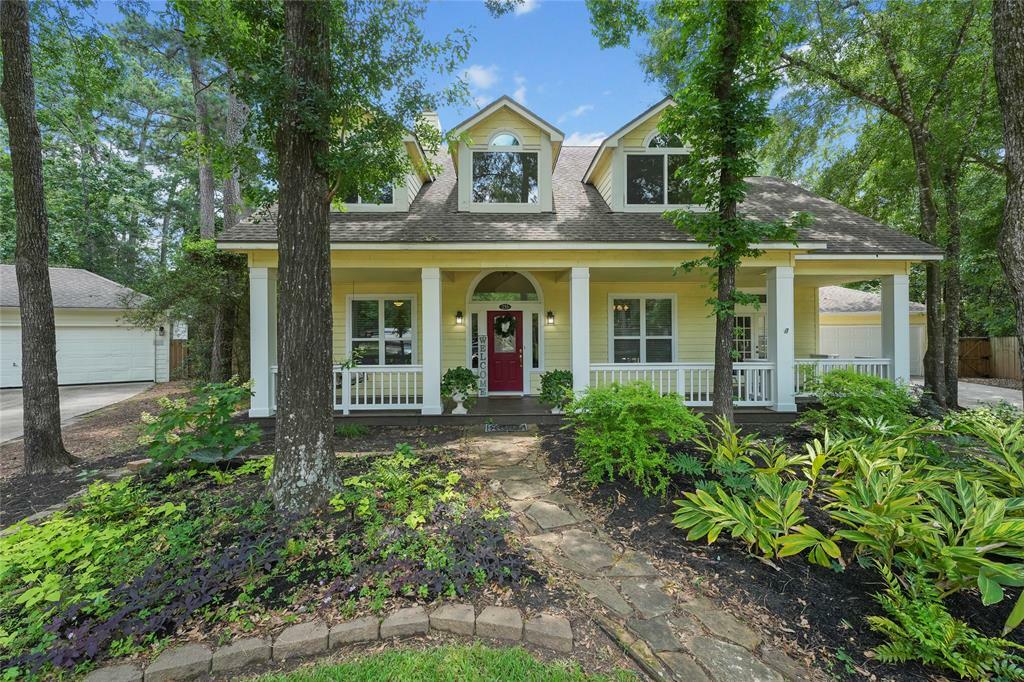 Property Photo: 255 S Crimson Clover Court TX 77381