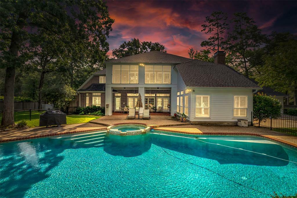 74 Grogans Point Road  The Woodlands TX 77380 photo