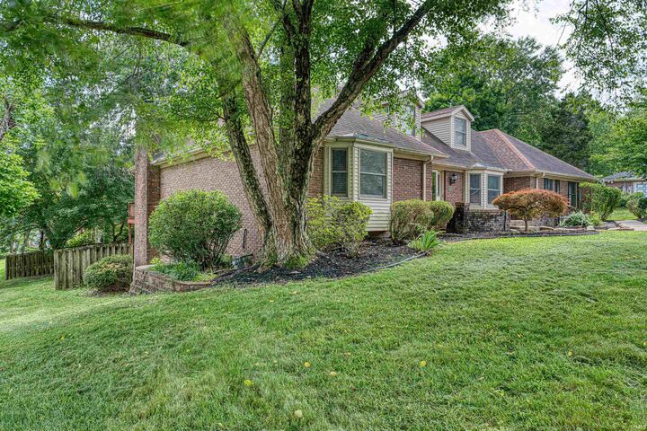 Property Photo:  505 Wyndclyff Drive  IN 47711 